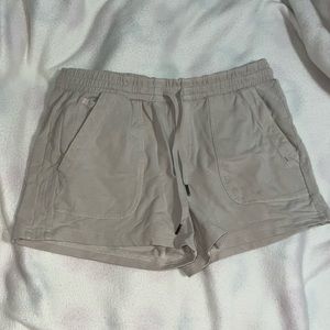 Tan Telluride shorts Medium